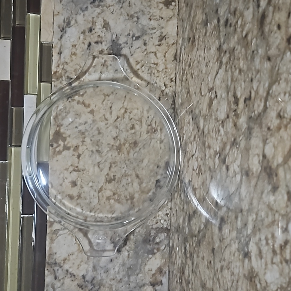 PYREX round replacement lid.